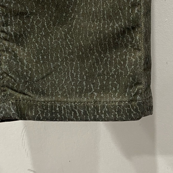 Eva Kayan Skinny Jeans in Army Green Reptile Print size 6 - Picture 13 of 13
